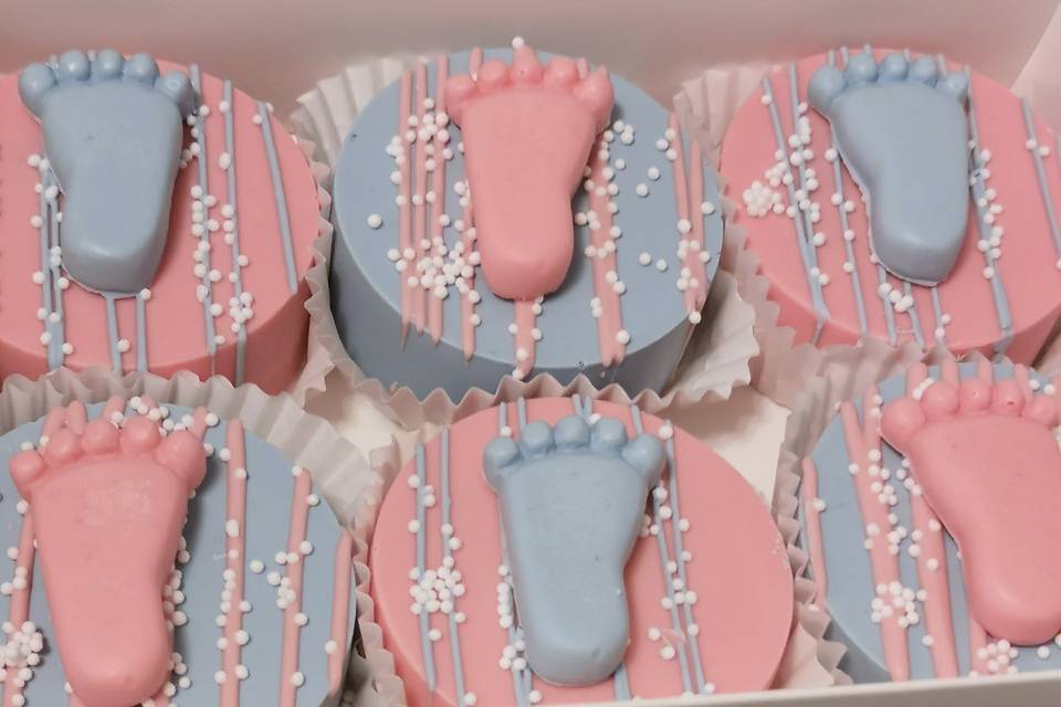 Gender Reveal Chocolate Oreo