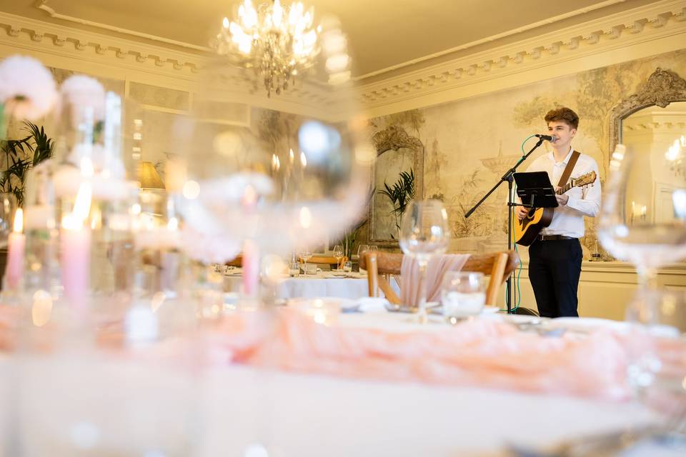 Oscar performing