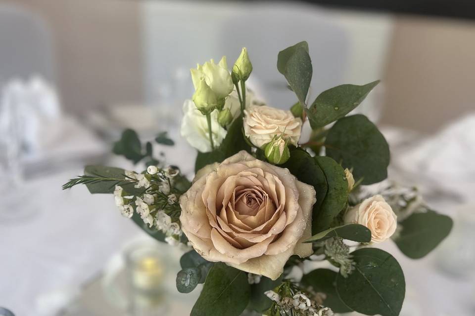 Quanit centre piece