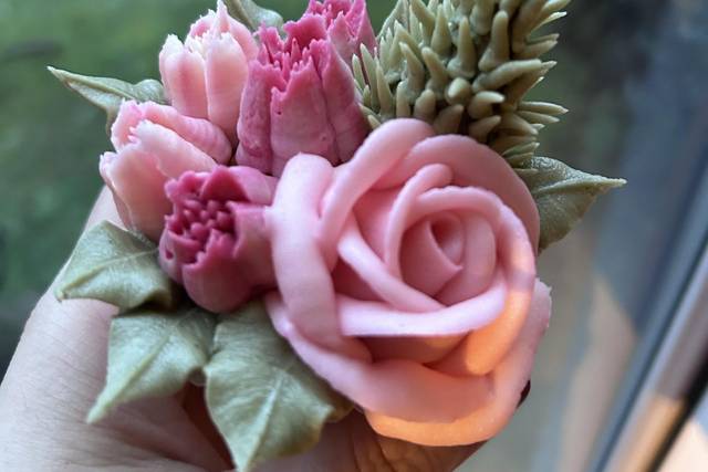 Floral garden cupcake