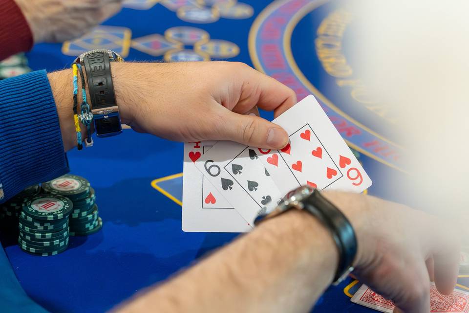 Player reveals winning hand