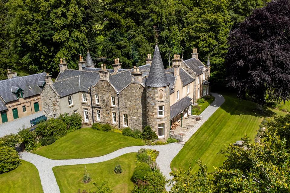 Invermarkie Lodge (sleeps 17)