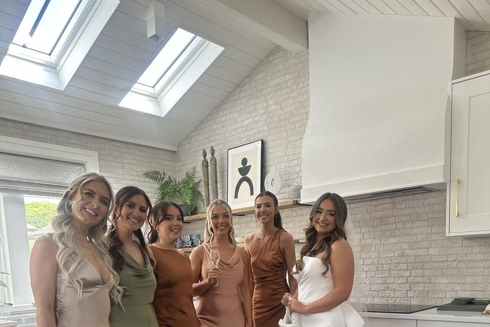 https://cdn0.hitched.co.uk/e 1