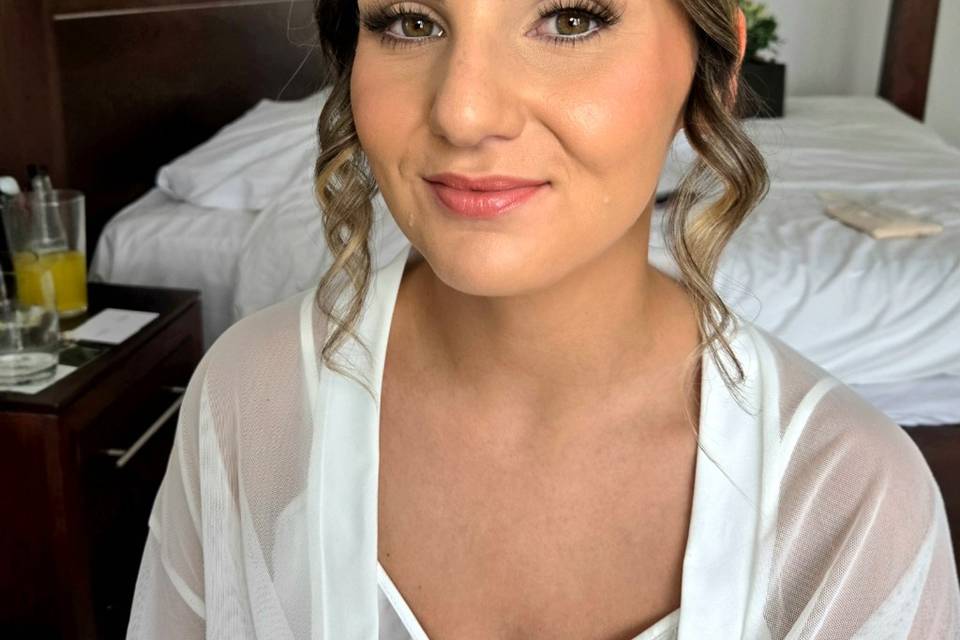 Beautiful, soft bridal make up