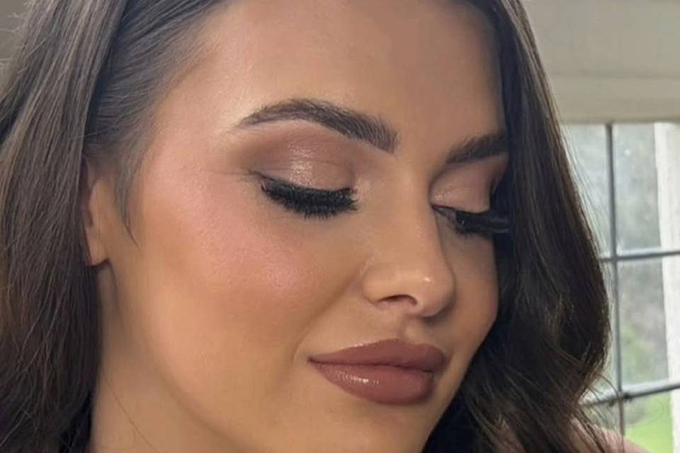 Soft nude tones for a natural