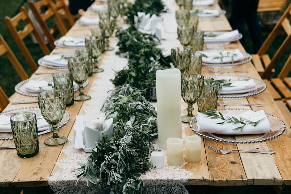 Rustic and refined tablescape