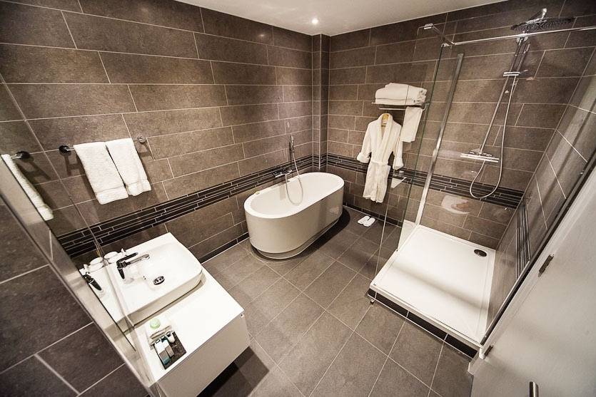 Suite Bathroom