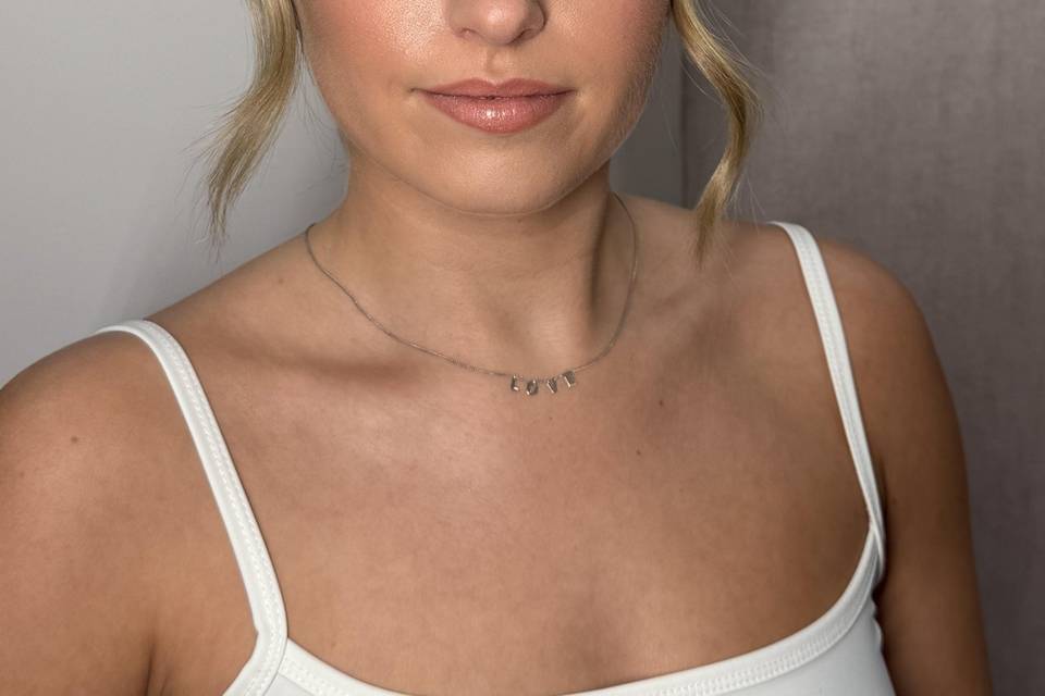 Elegant bridal glam