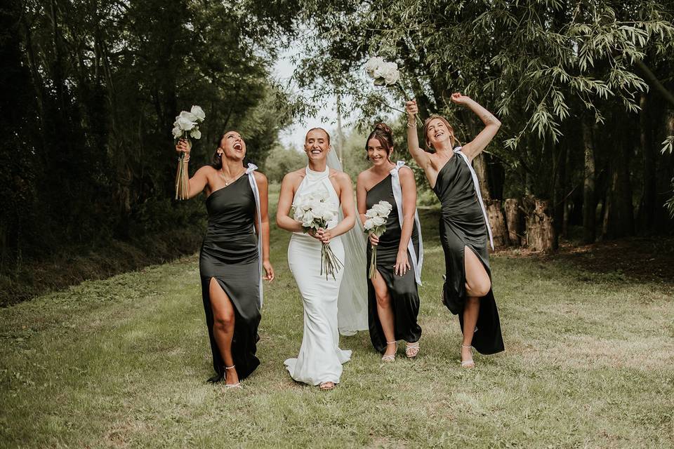 Bride & Bridesmaids