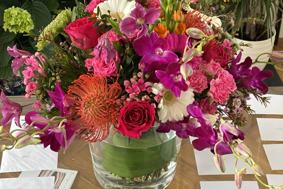 Vibrant centre piece