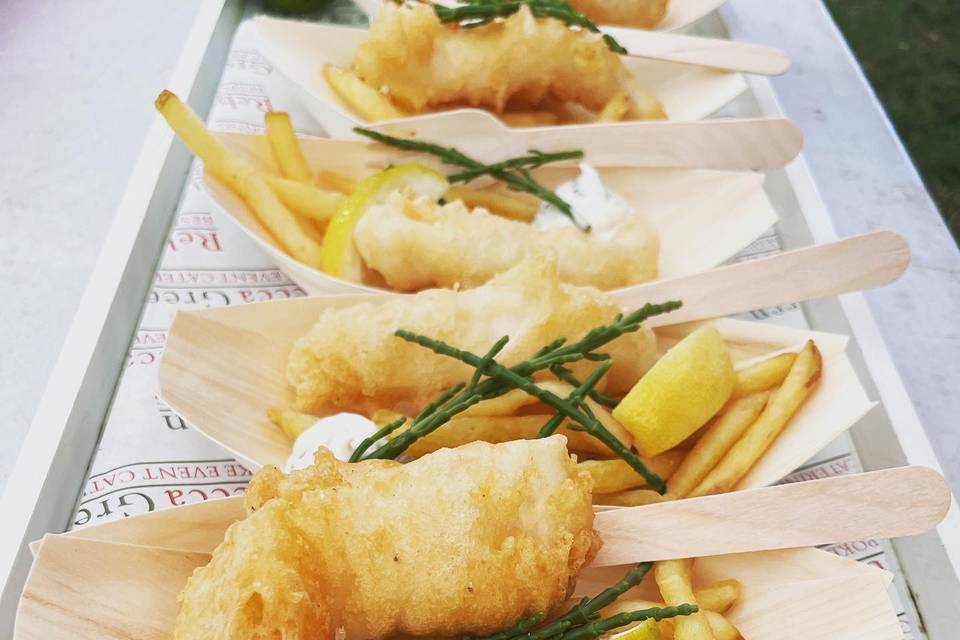 Fish and chips snack bowls