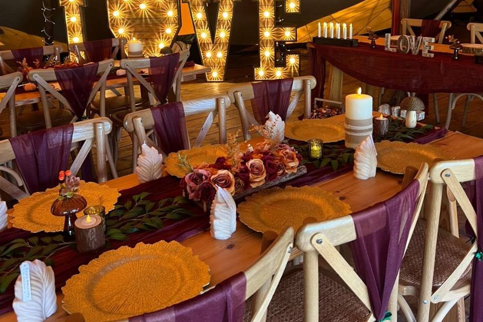 Tipi wedding decor