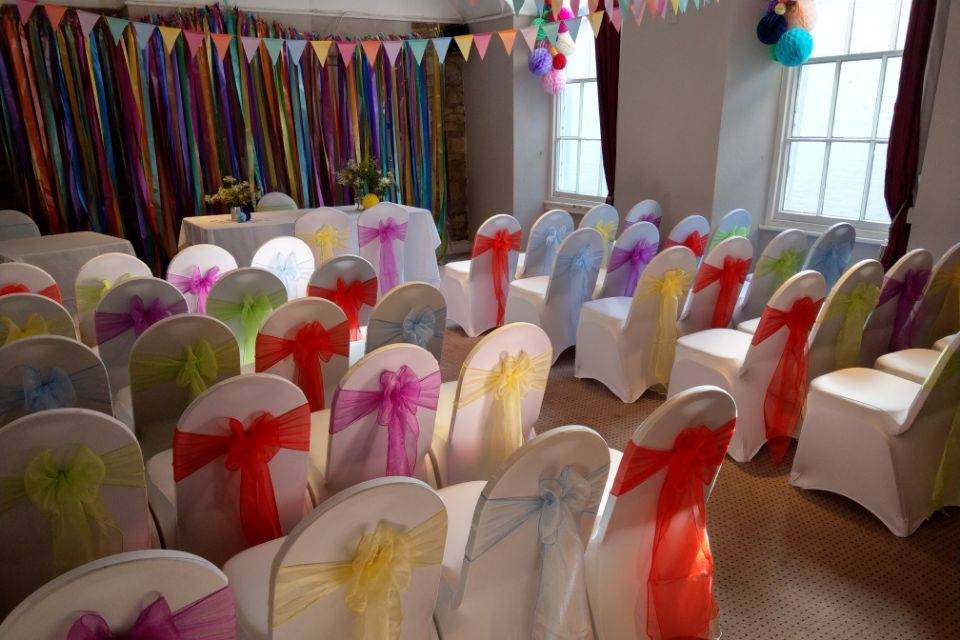 Oak Room, Colourful Ceremony