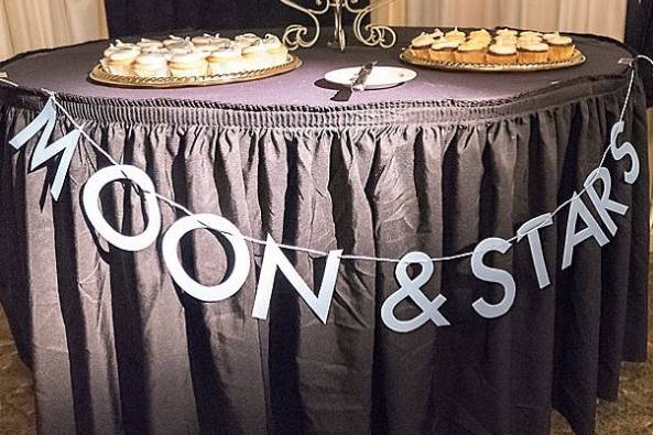 Cake table decor