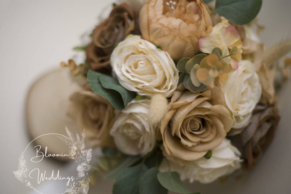 Cream and brown bouquet