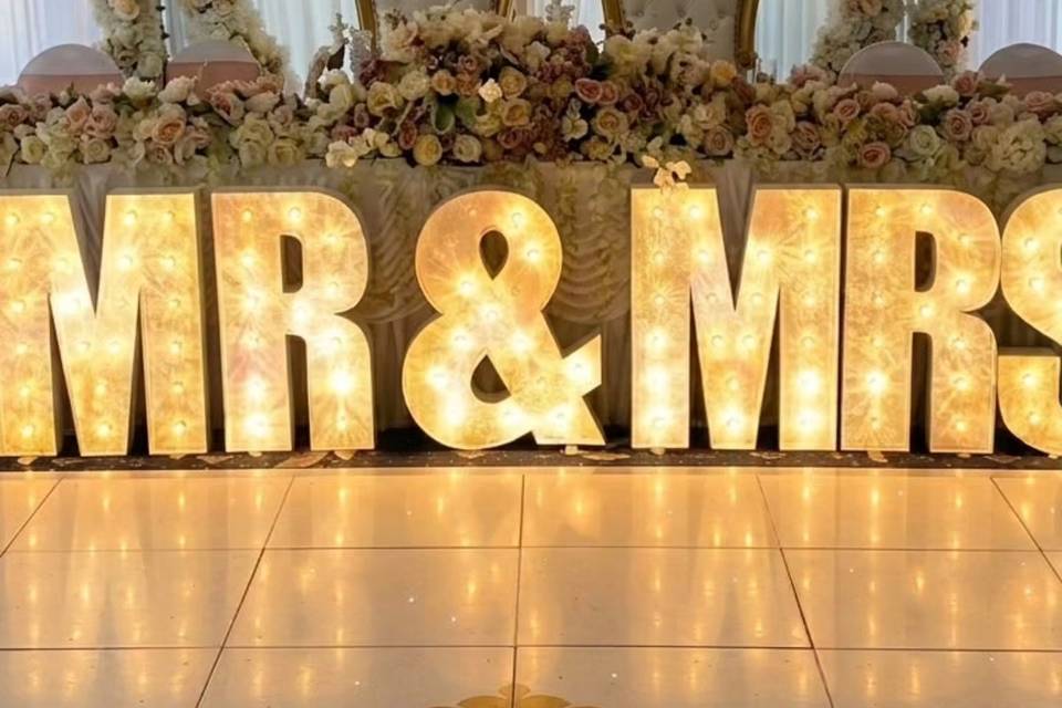 Mr & Mrs