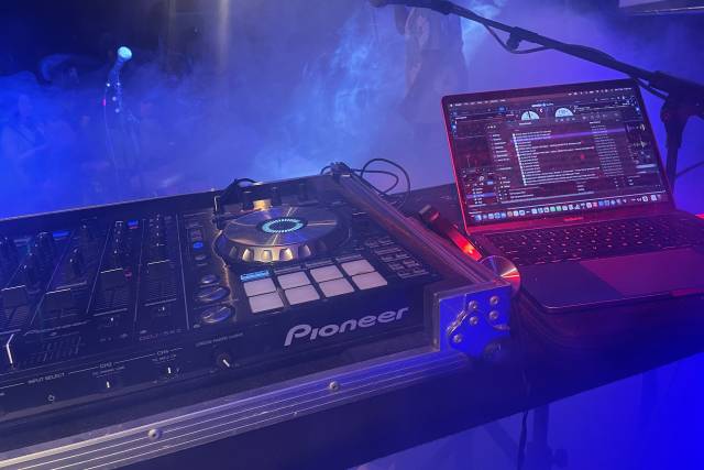DJ PHOTOS