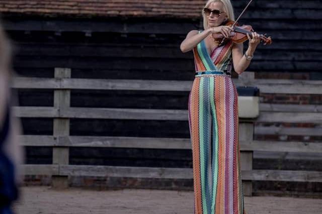 Hayley Pomfrett Violonist 18