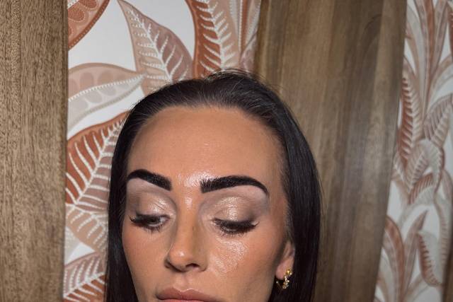 Cool Toned Glowly Soft Glam