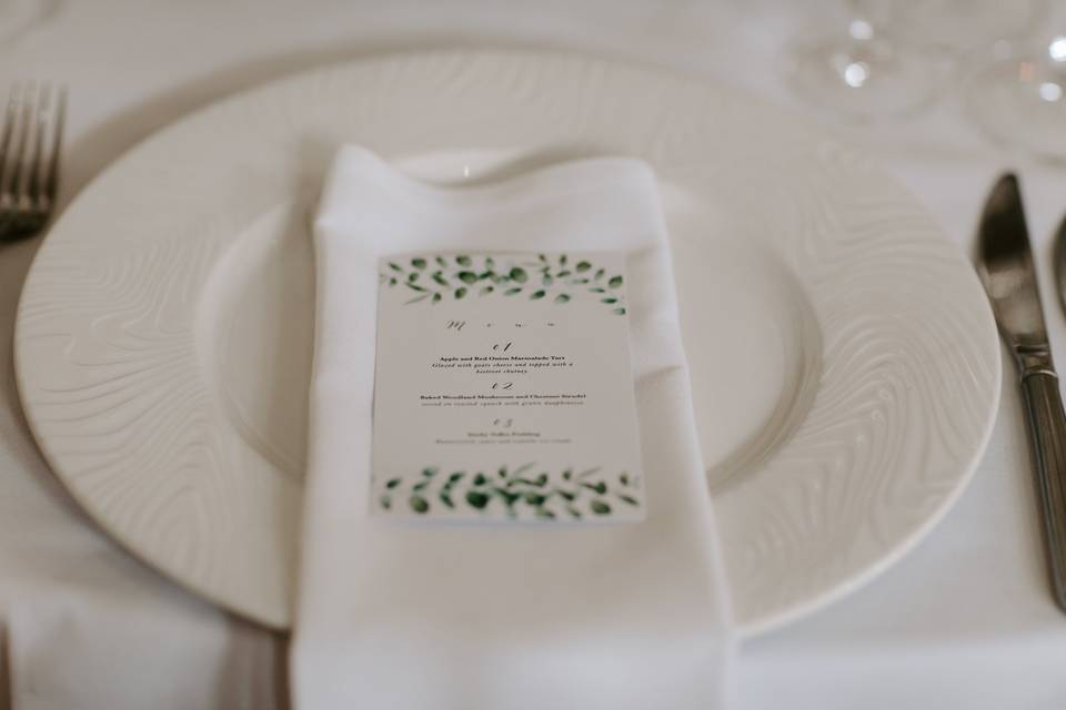 Arctic White table linen.