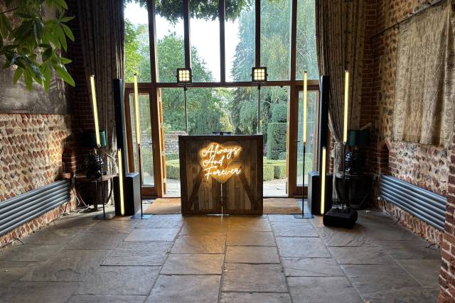 Norfolk Suffolk dj hire