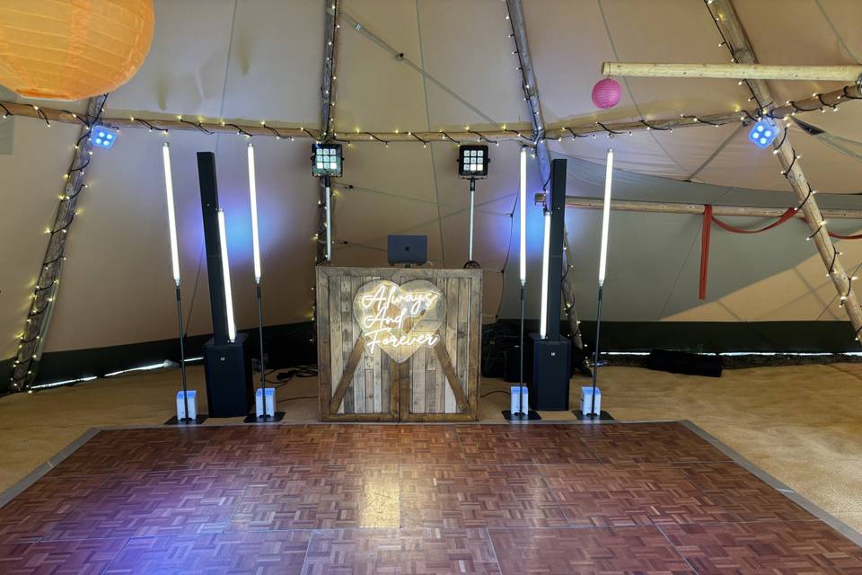 Tipi tent set up