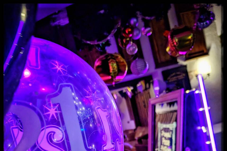 Party Magic Mirror