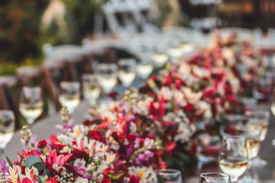 Table decor reds