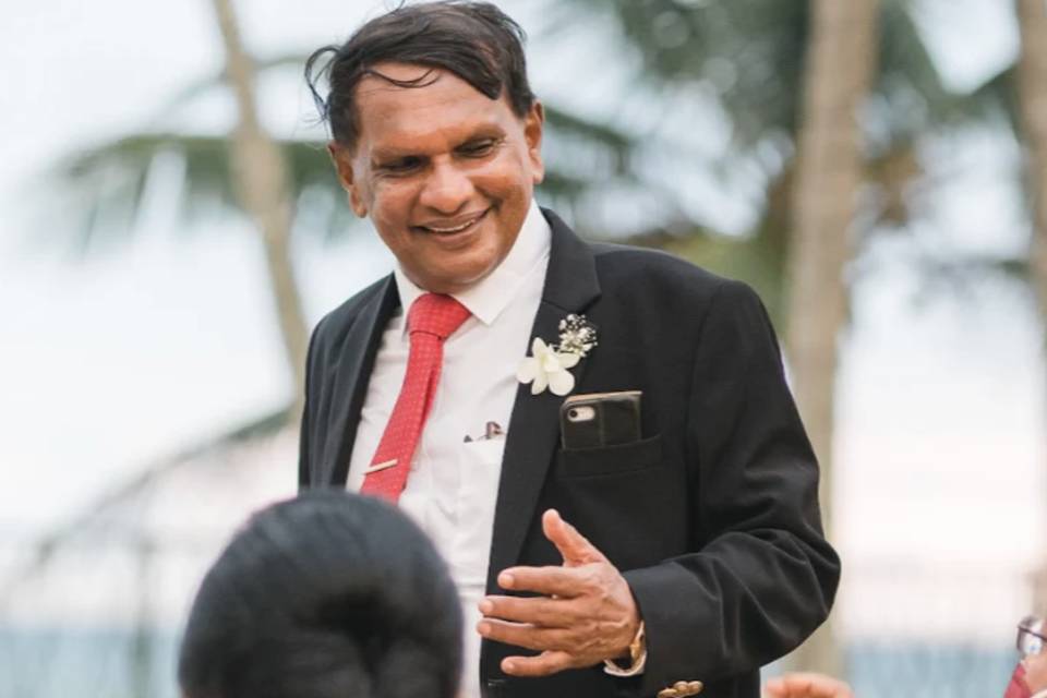 Dr Gamini Zoysa - Gemmologist