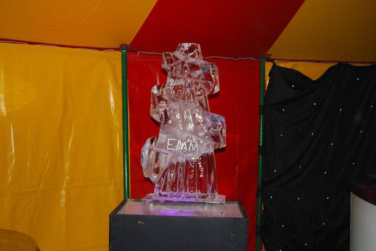 Ice sculpture hire devon