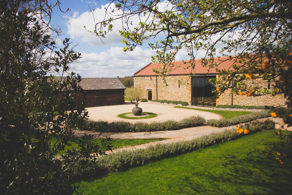 Dodford Manor Barn Wedding Venue_barn wedding venues near london2