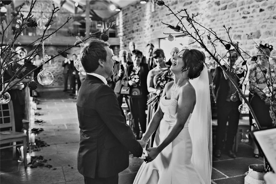 Dodford Manor Barn Wedding Venue_Rustic Threshing Barn civil ceremony barn wedding venue east midlands _Wedding Ceremony decoration ideas