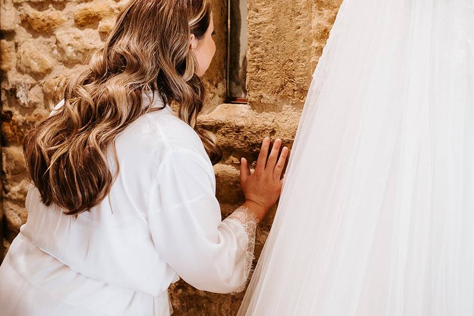 Bridal peep window