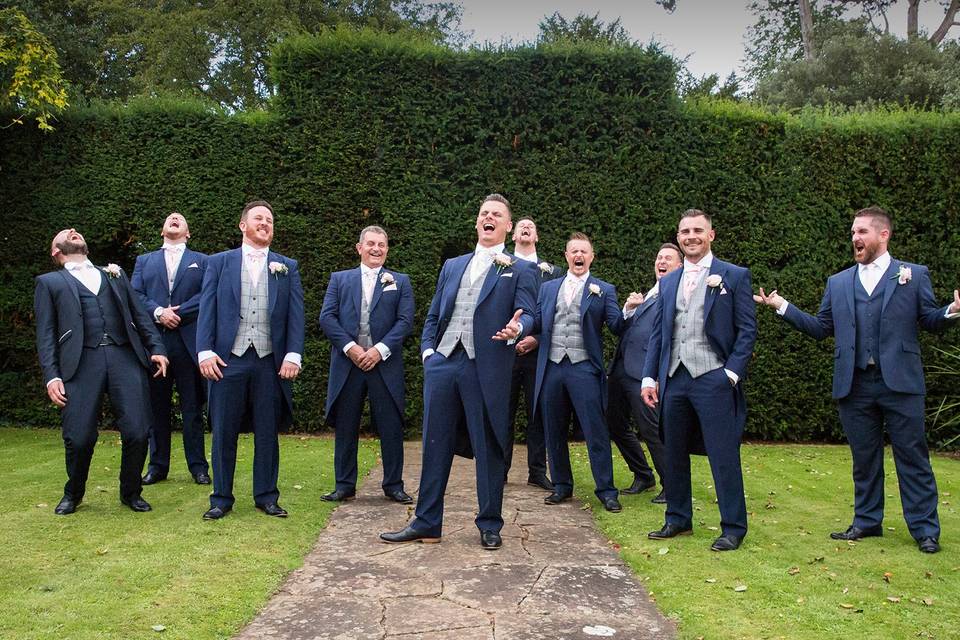 Groomsparty laughing