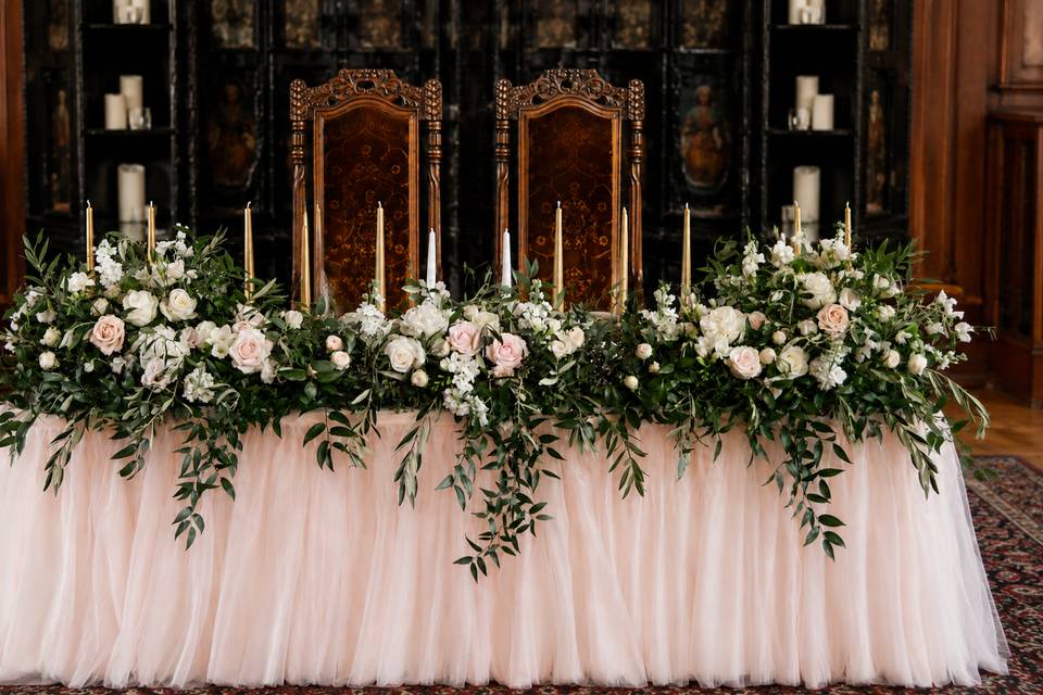 Romantic tablescape