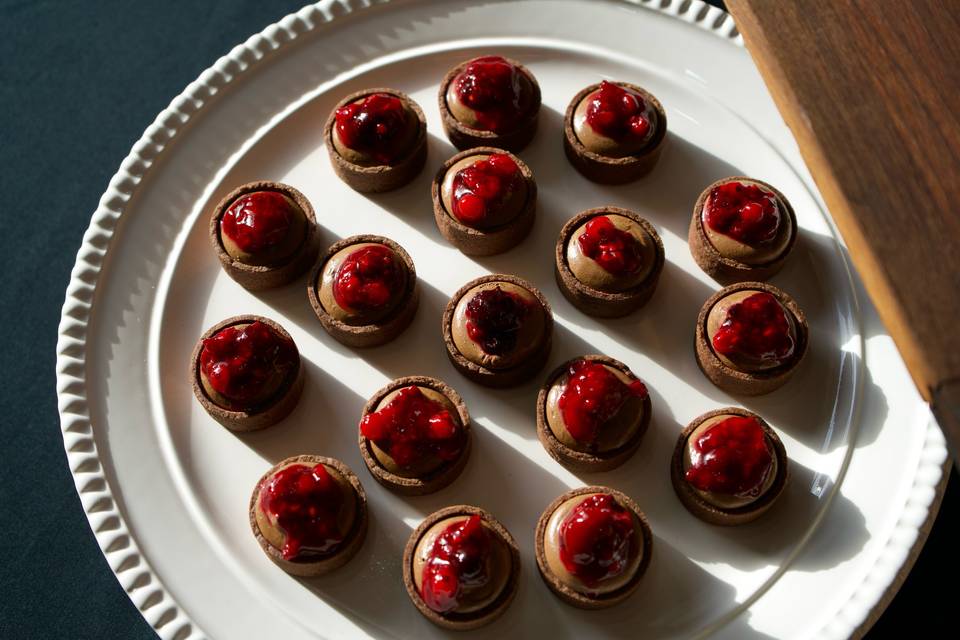 Chocolate canape