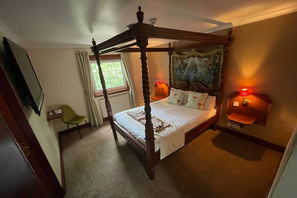 Guest bedroom