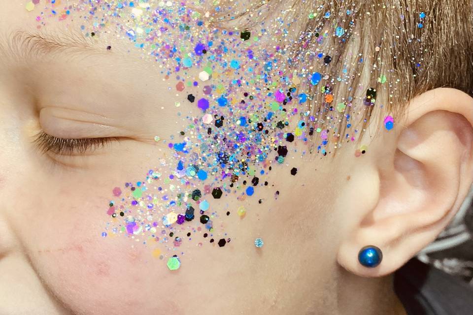 Glitter eye