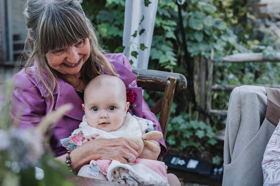 Family garden wedding & baby