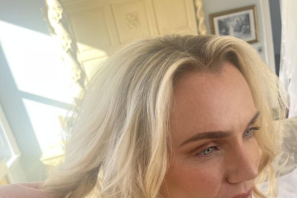 Loose romantic bridal curls