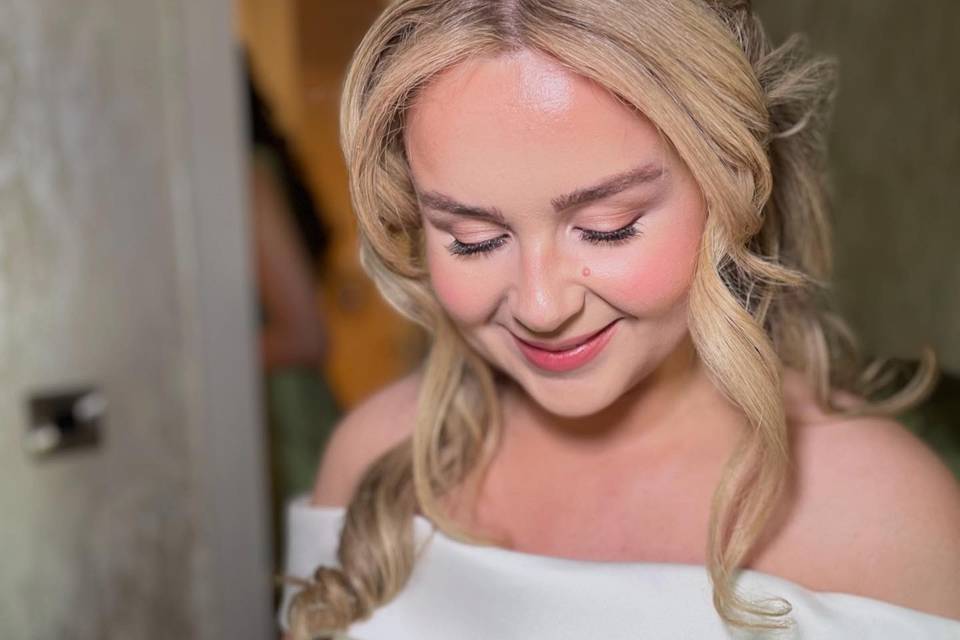 Glowy Bridal Makeup