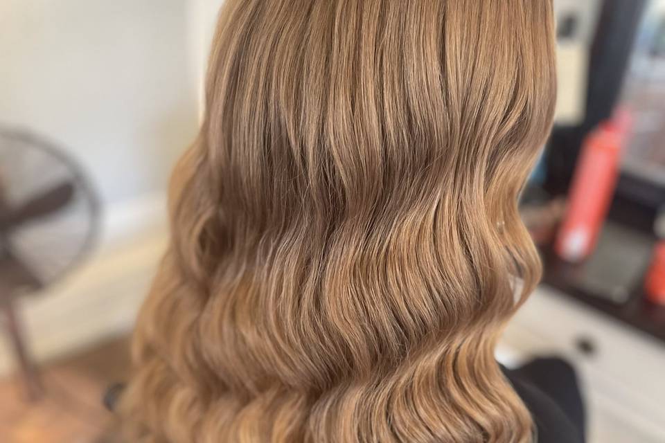 Hollywood Waves