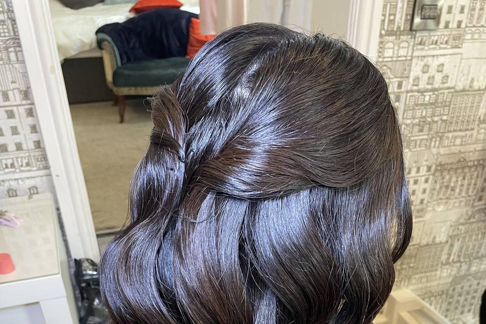 Bridal waves