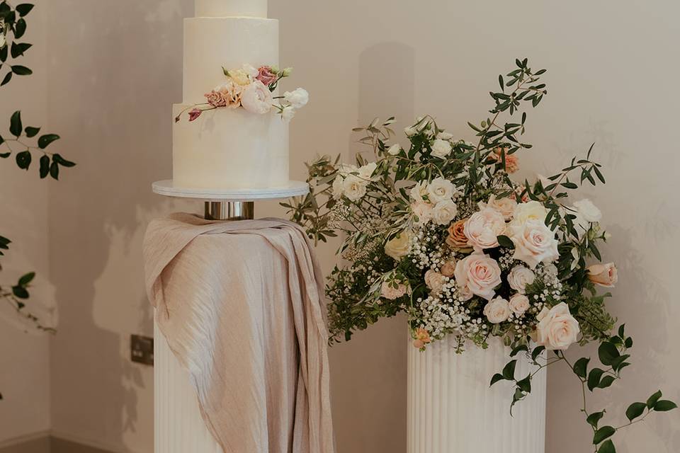 Wedding Cake Details
