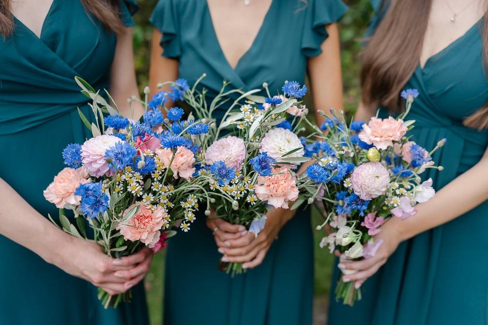 Bridesmaids bouquets