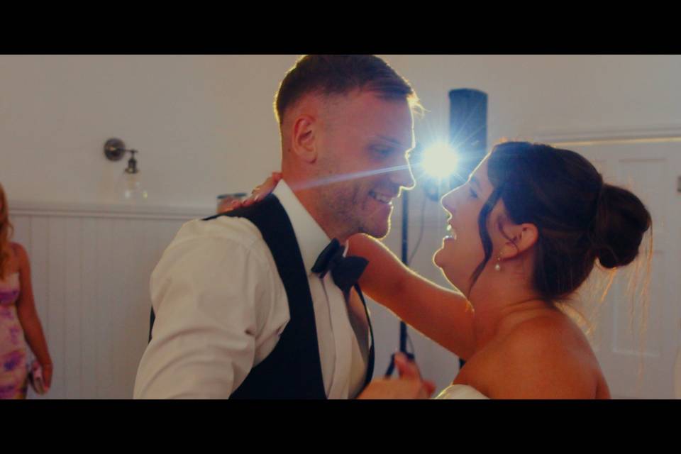 Tegan & Sam (First Dance 1)