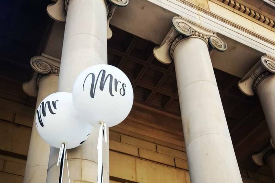 Pillars, Mosley Street