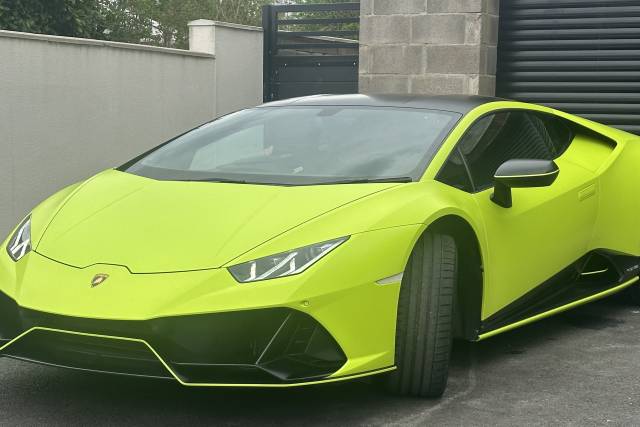 Hire a supercar for a wedding