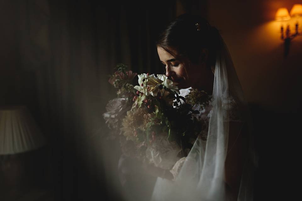 Bride pose on the bank