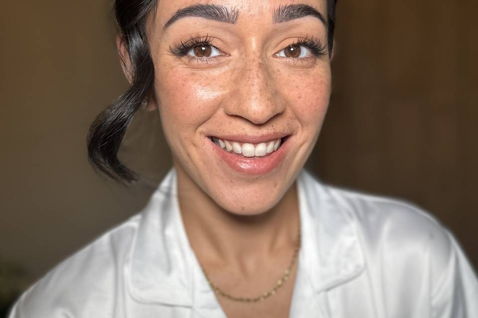 Natural skin bridal makeup